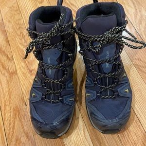 Excellent condition women’s hiking boots Salomon women’s X Ultra.